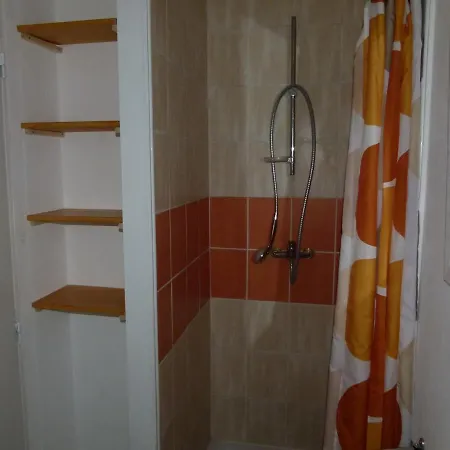 Independant 2 Personnes Sur Parcelle Privative Close Et Petite Piscine Apartmán Royan